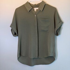 Monteau Size Small Relaxed Olive Green Button-Front Short Sleeve Shirt